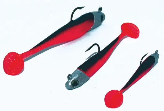 Trendax Jig Set in rot mit schwarzem Rücken Gummifische